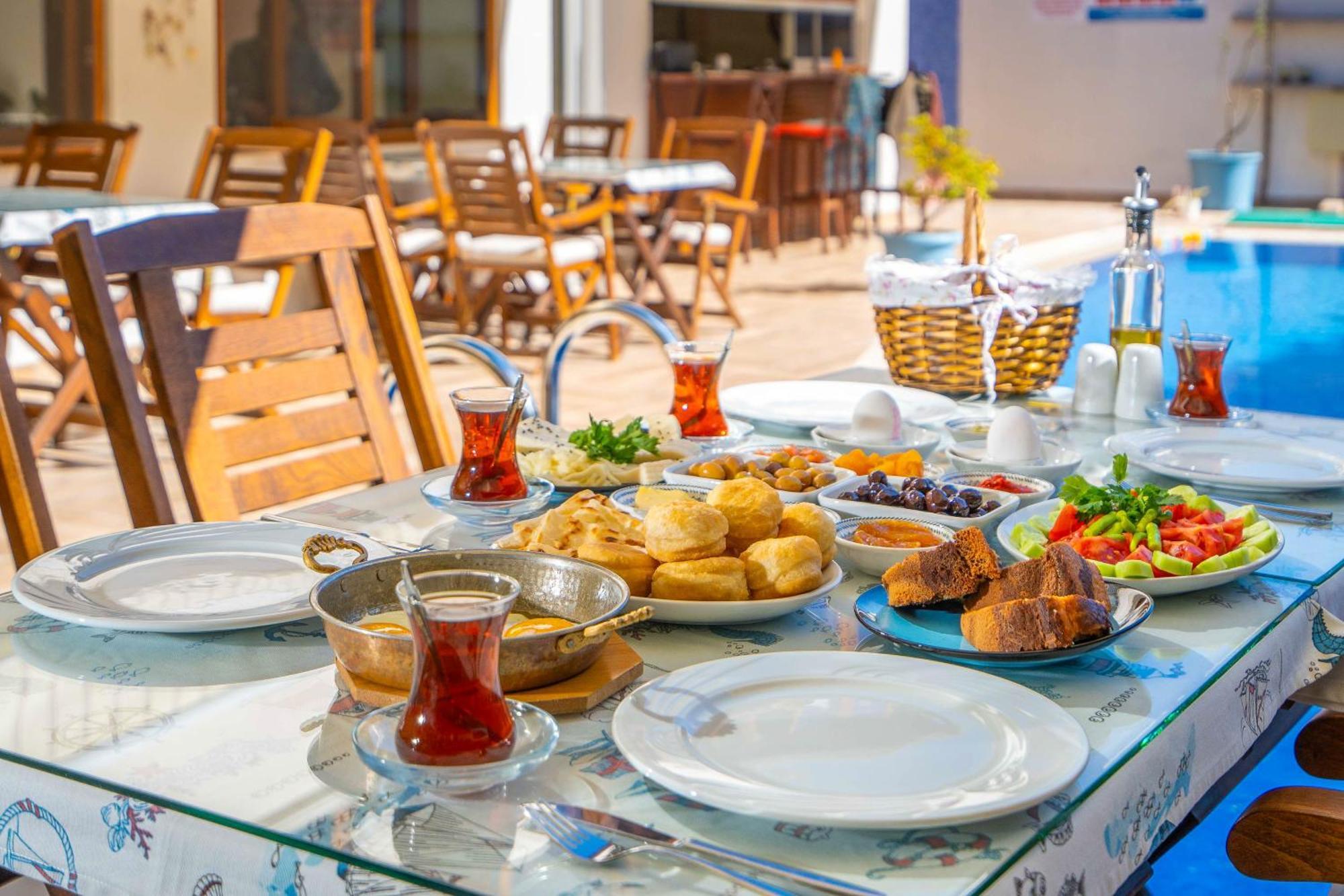 Cunda Giritlioglu Otel Adult Only Аявали Екстериор снимка