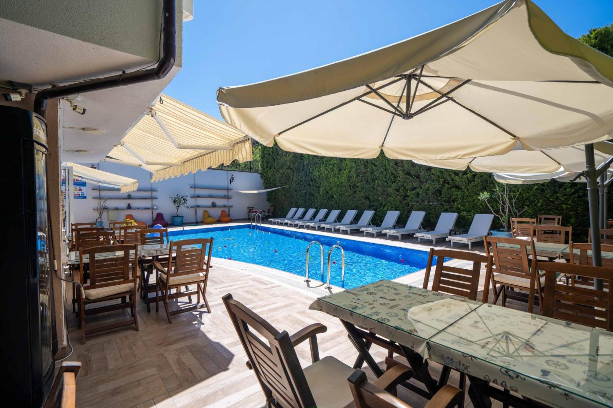 Cunda Giritlioglu Otel Adult Only Аявали Екстериор снимка