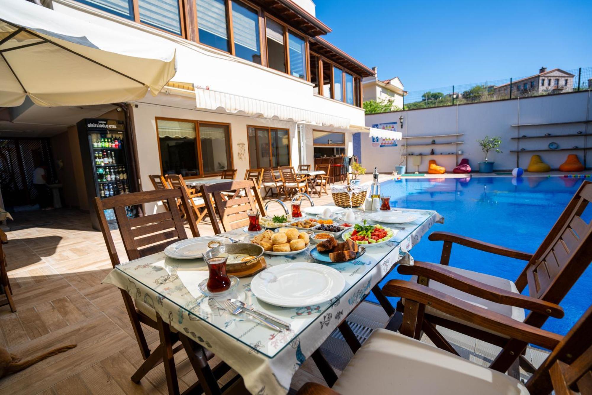 Cunda Giritlioglu Otel Adult Only Аявали Екстериор снимка