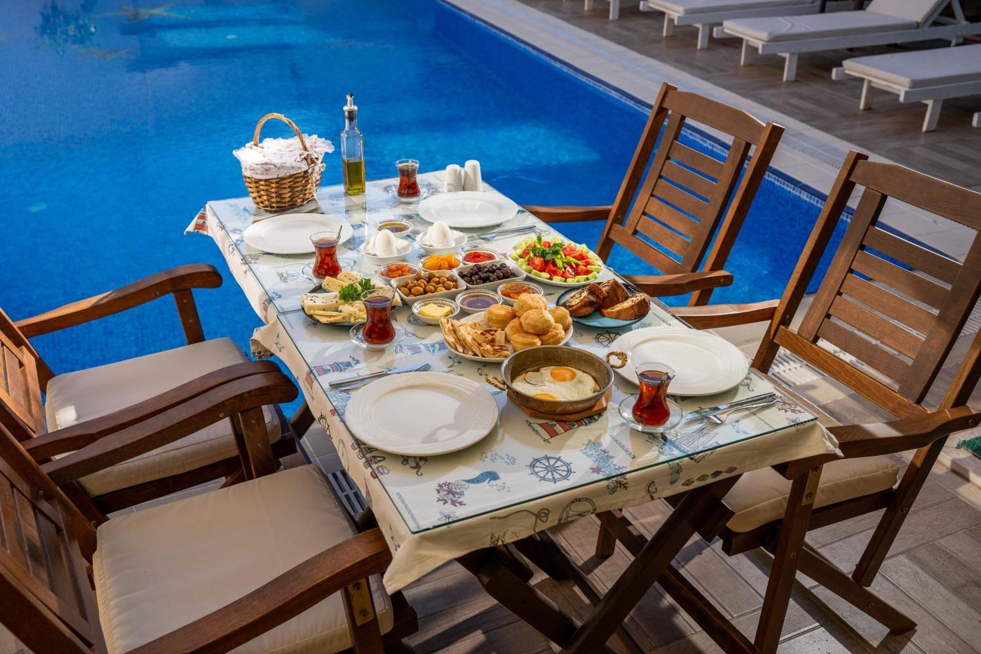 Cunda Giritlioglu Otel Adult Only Аявали Екстериор снимка
