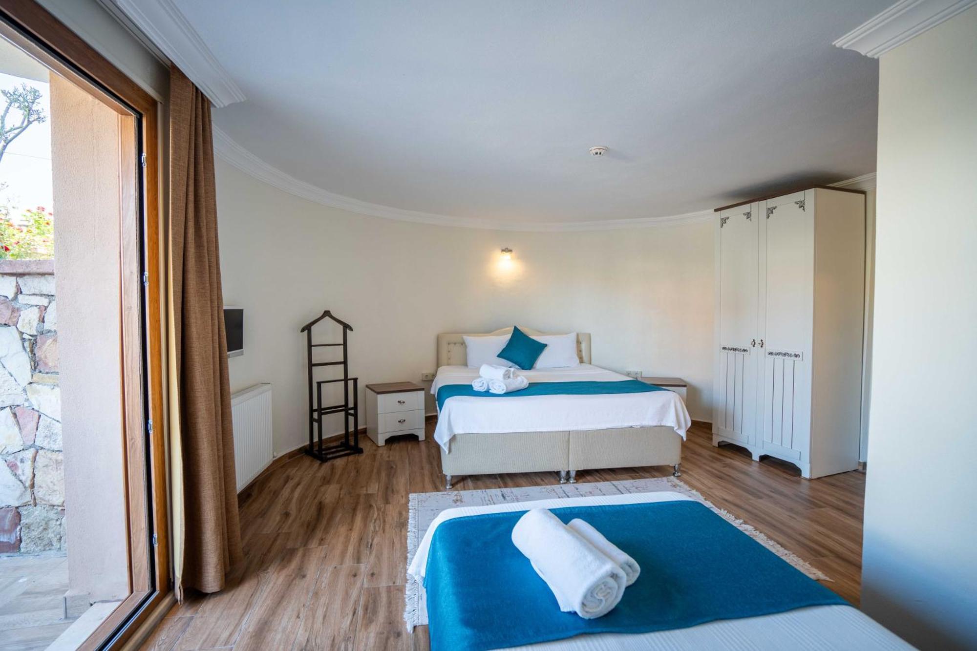 Cunda Giritlioglu Otel Adult Only Аявали Екстериор снимка
