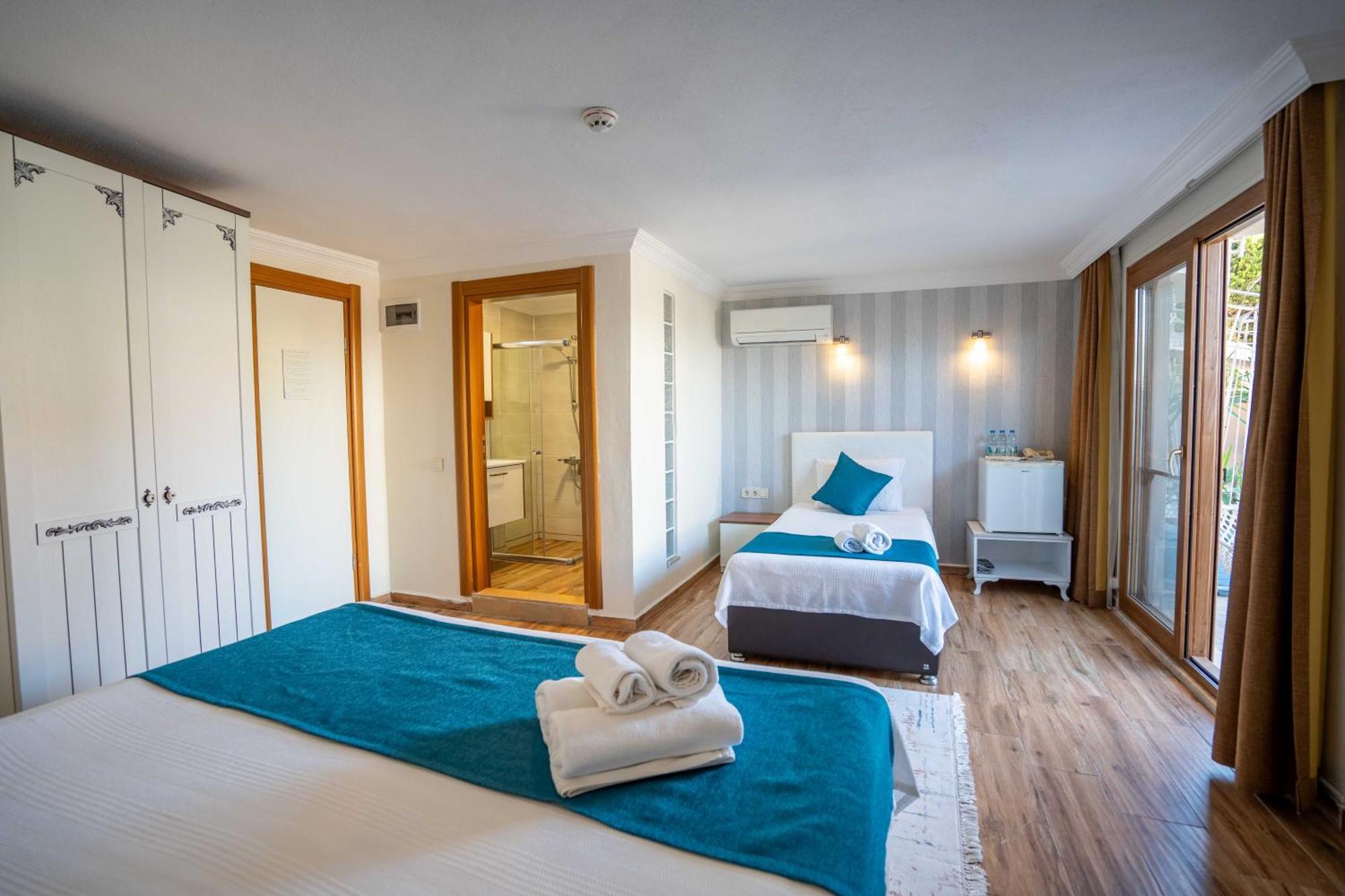Cunda Giritlioglu Otel Adult Only Аявали Екстериор снимка
